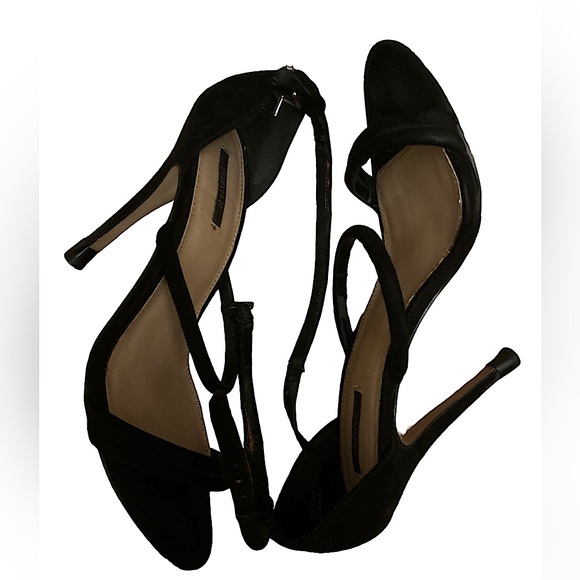FOREVER 21 Black Suede Anklestrap Strappy Open Toe Heels Size 8.5 - Picture 2 of 2